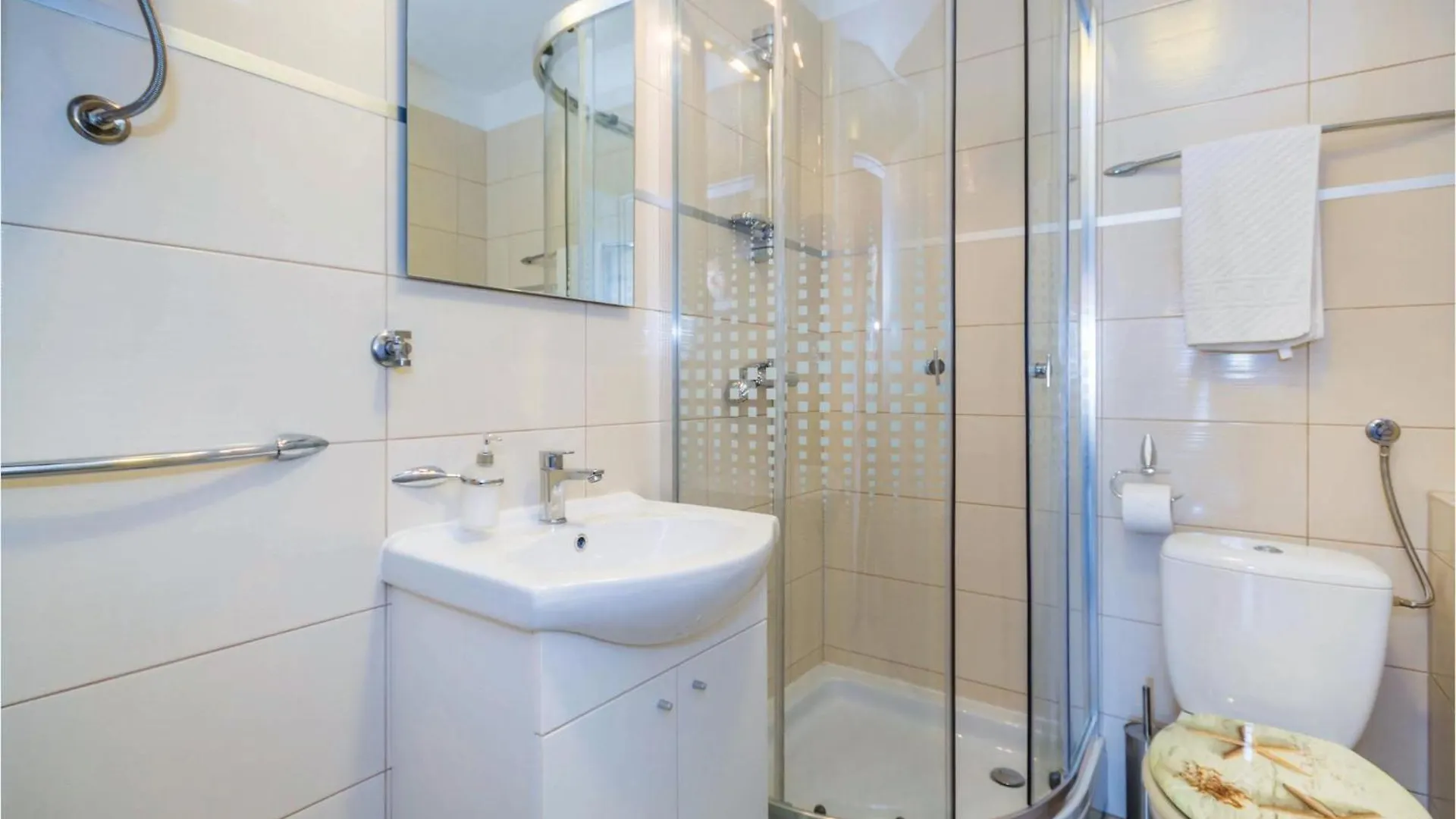 Hébergement de vacances Cozy Home In Medveja With Outdoor Swimming Pool
